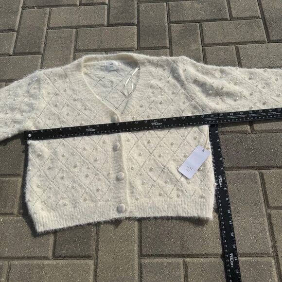Luna Ivy Cream Diamond Pattern Pearls Buttons Cardigan Sweater Women NWT medium - Picture 5 of 8